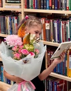Букеты цветов в школу к 1 сентября. Букеты цветов в школу к 1 сентября.